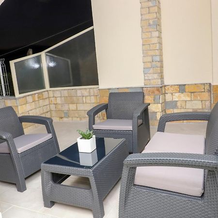 Guesthouse Kazazi Berat Exterior photo