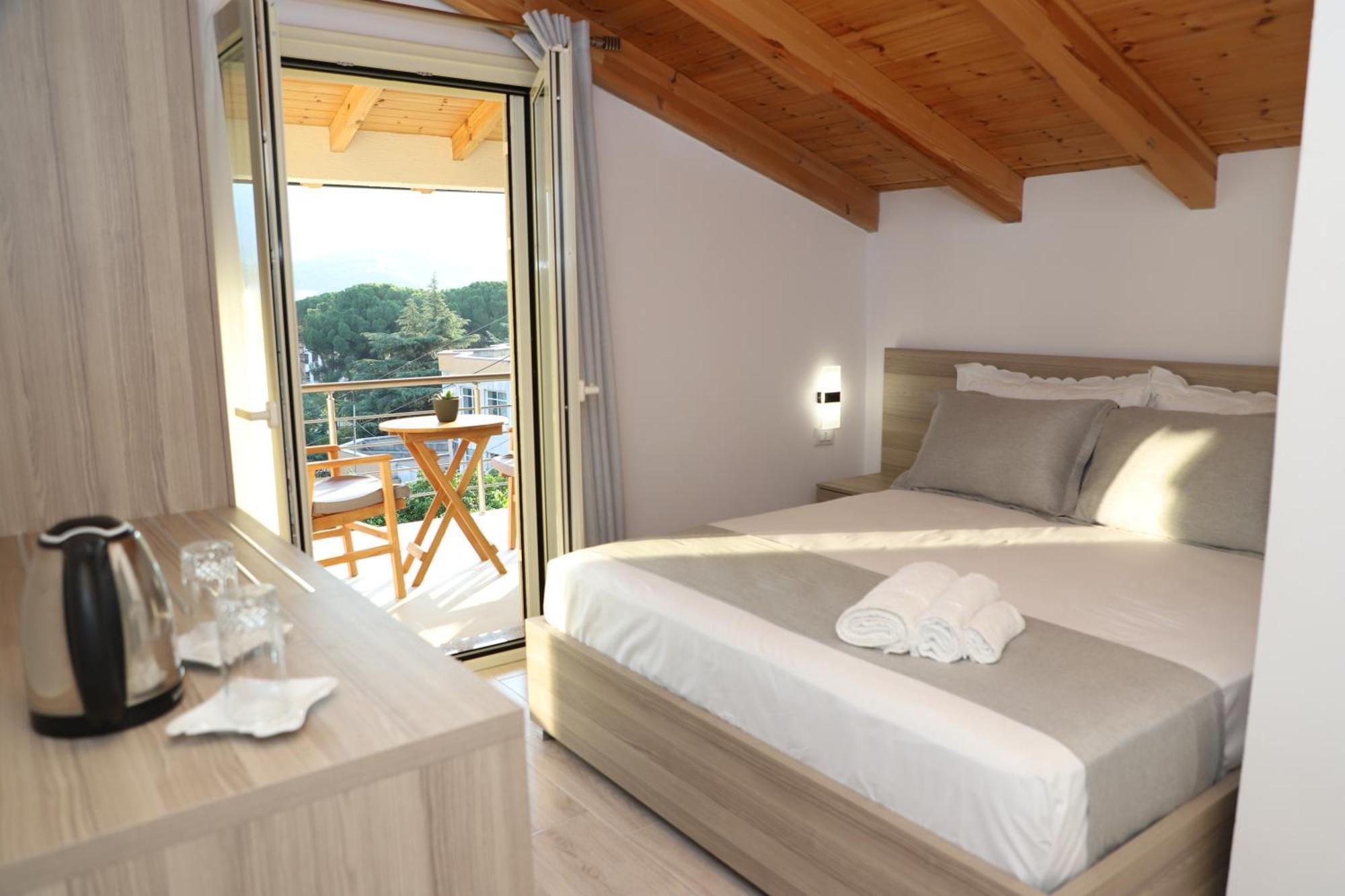 Guesthouse Kazazi Berat Exterior photo