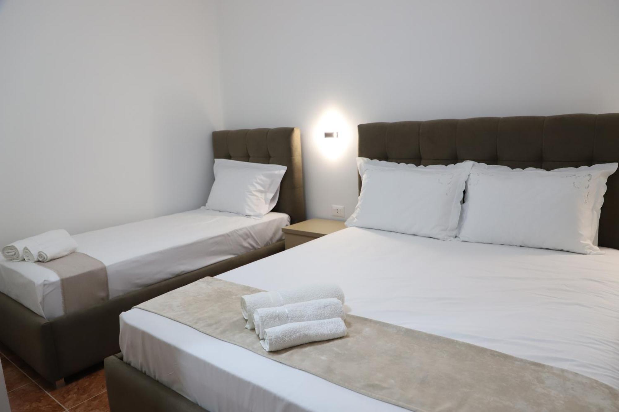 Guesthouse Kazazi Berat Exterior photo