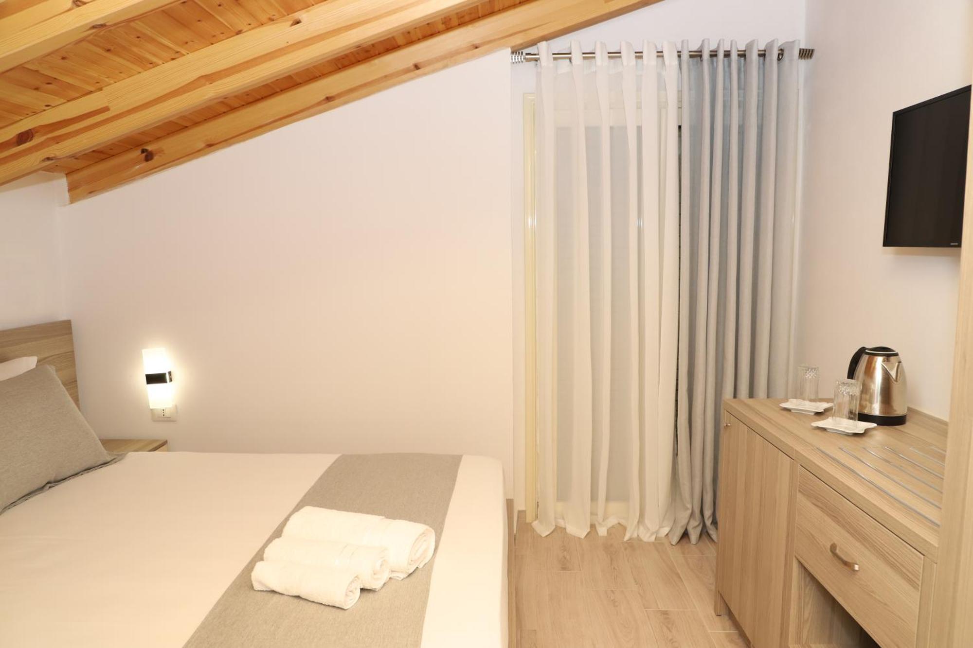 Guesthouse Kazazi Berat Exterior photo