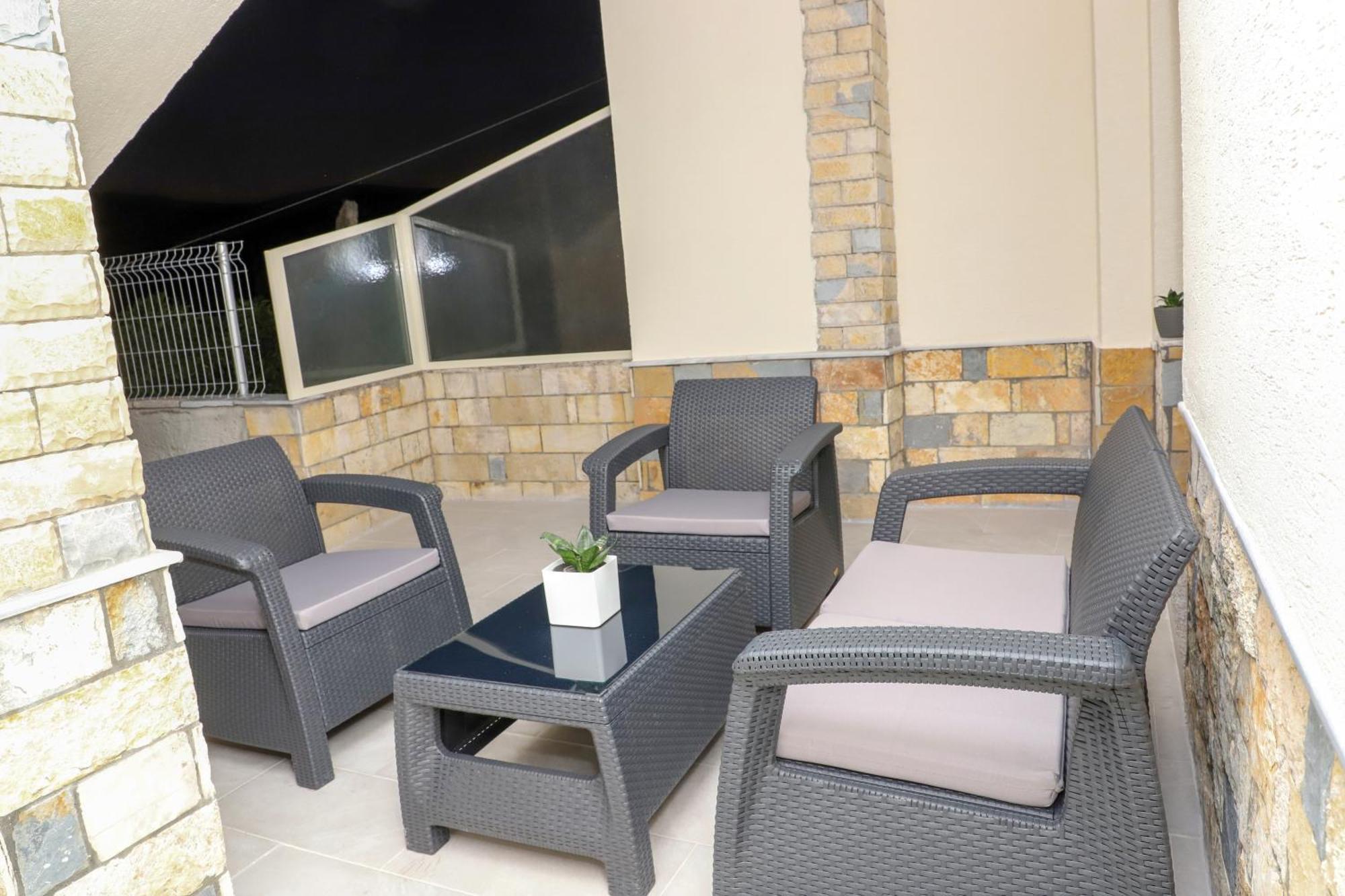 Guesthouse Kazazi Berat Exterior photo