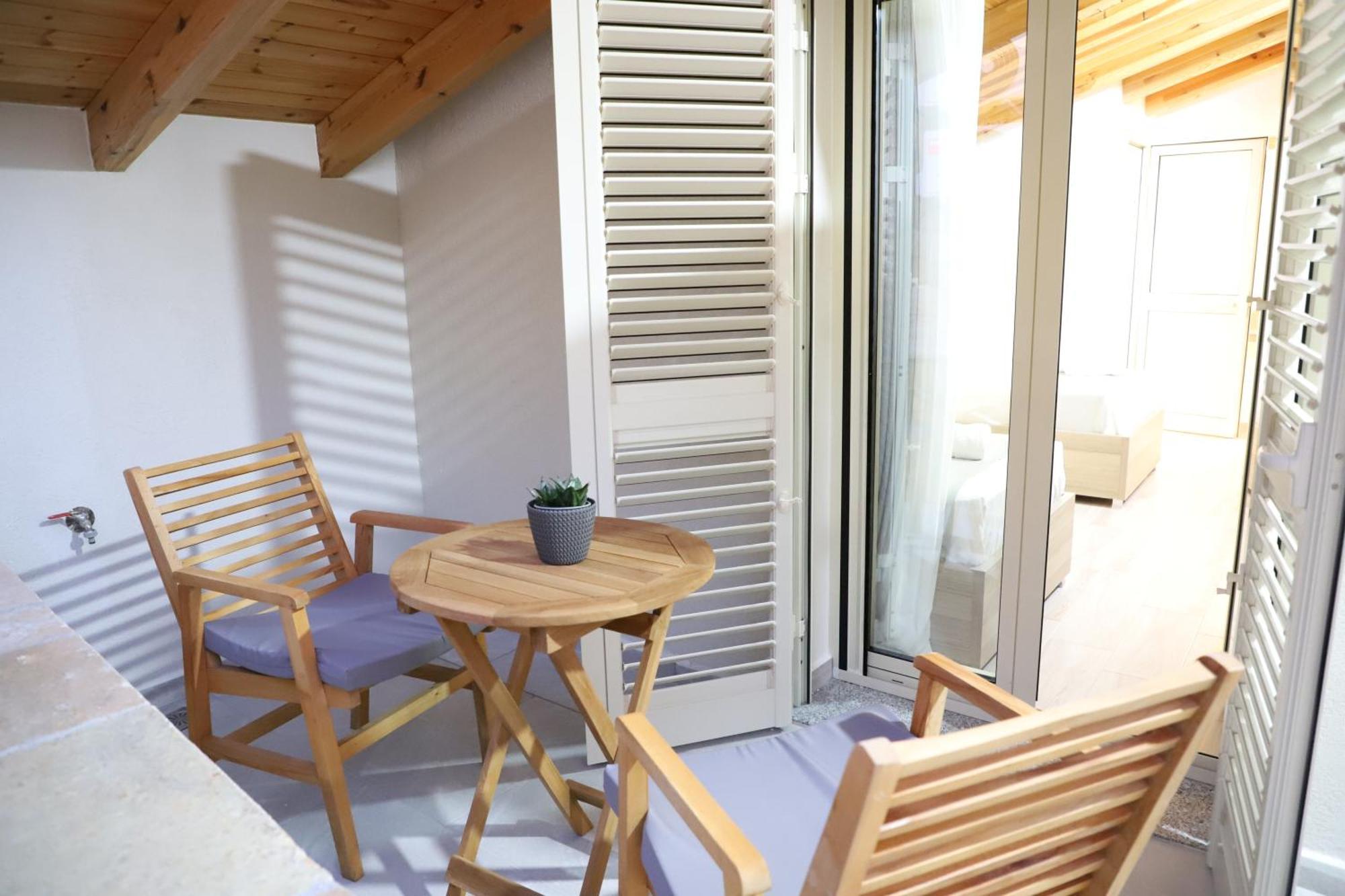 Guesthouse Kazazi Berat Exterior photo