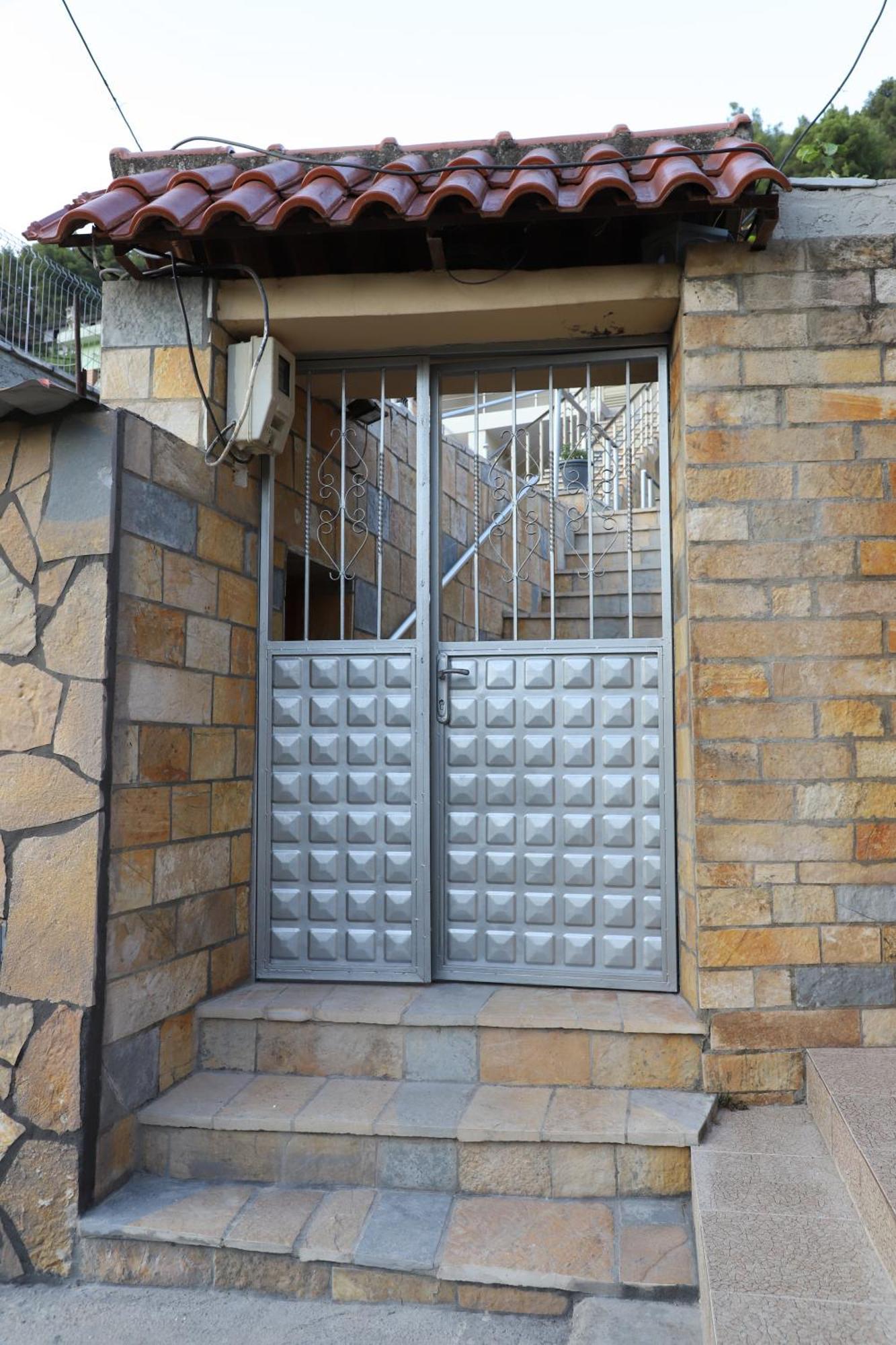 Guesthouse Kazazi Berat Exterior photo