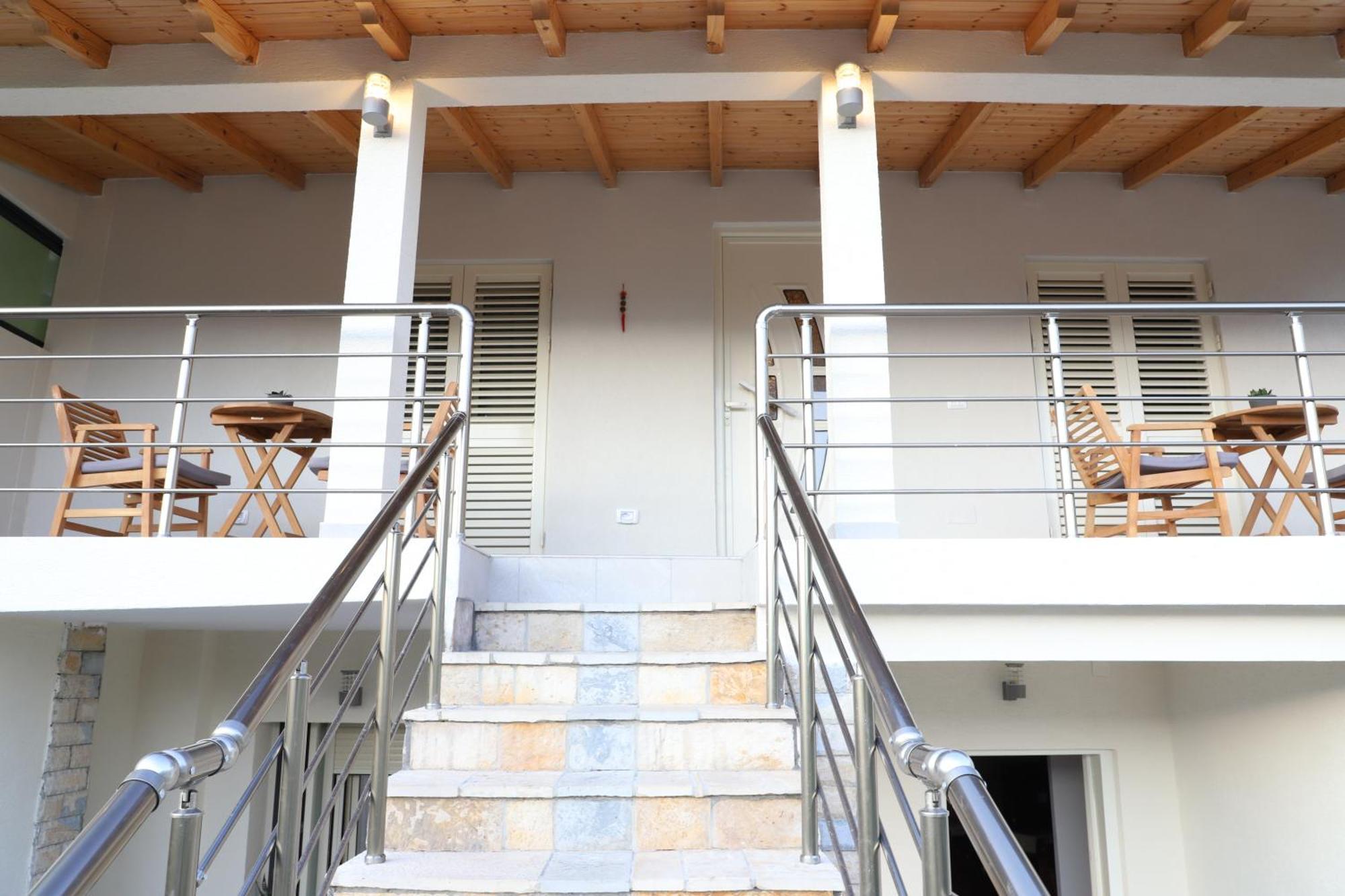 Guesthouse Kazazi Berat Exterior photo